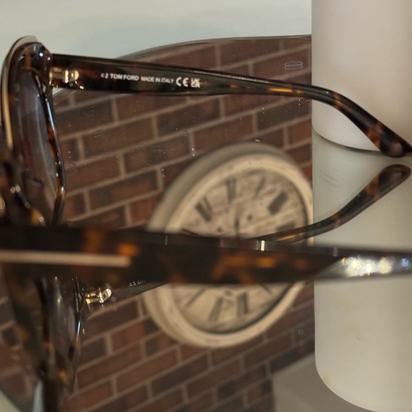 Tom Ford women’s sunglasses - Picture 6 of 7